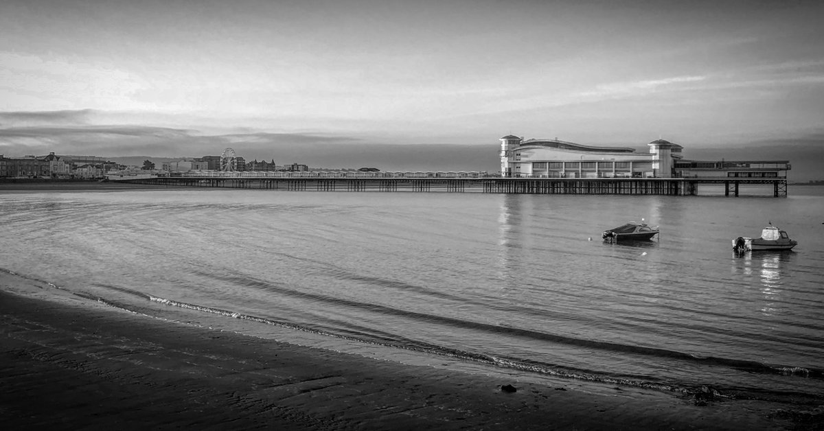 TheBear2504's tweet photo. @PiersSociety This mornings photograph #pierphotography #pierphoto #amateurphotography #amateurphotographer #blackandwhitephotograph #blackandwhitephotography #WestonSuperMare #westonpier #northsomerset https://t.co/PsK9BCcW92