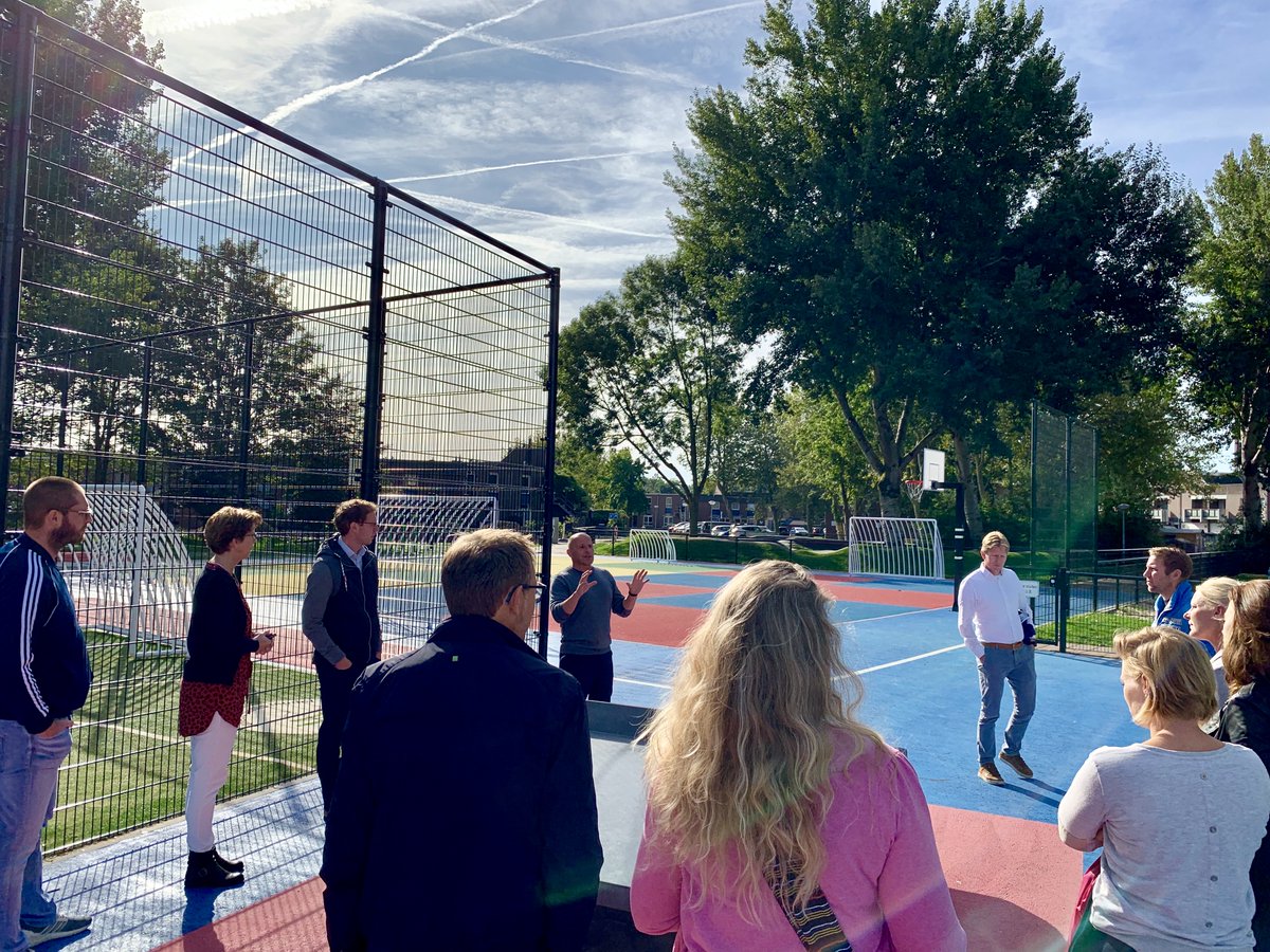 De eerste aanmeldingen voor de nieuwe opleiding voor beleidsmakers en bestuurders zijn al binnen! Wil je ook de koers zetten op een gezonde samenleving met meer ruimte en aandacht voor sport en bewegen? Schrijf je dan in! 👇
athleticskillsmodel.nl/duurzame-toepa…