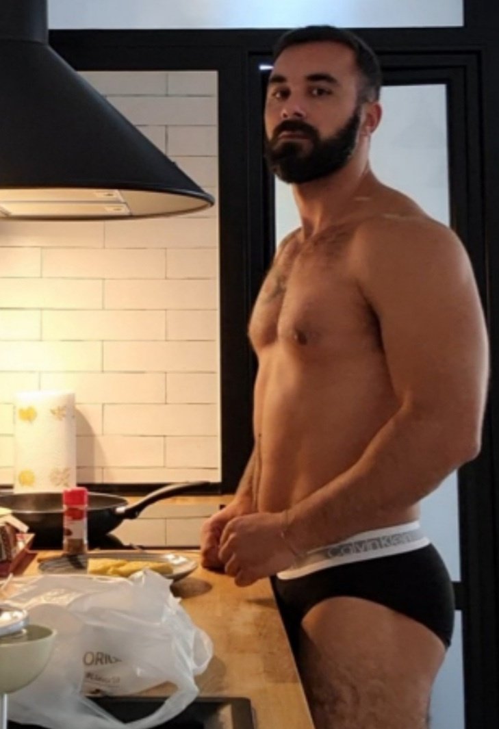 Do u want to cook with me? 😜😜. Or also u can follow me on onlyfans.com/xaviduranxxx... during this month for only 5$...