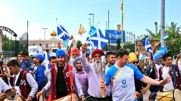   Wishing everyone a Happy Vaisakhi. This festival marks our duty as Sikhs to stand up for justice, fight for freedom & see all of humanity as one   #SikhVaisakhi  #SikhFoodBank  #ScottishSikhsਵਿਸਾਖੀ ਦੀਆ ਲੱਖ ਲੱਖ ਵਧਾਈਆਂ