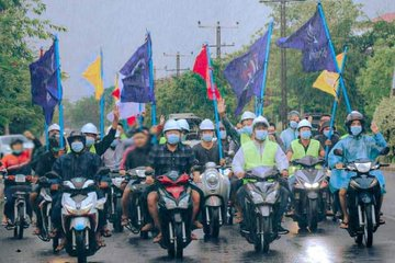 AnonymousAccord's tweet photo. Peaceful Protest took place in Mandalay this morning. 

#Apr13Coup #WhatsHappeningInMyanmar @drzarni @FreeRoCoalition https://t.co/B62ORNDmmU