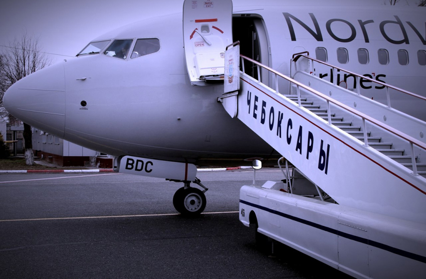 самолет чебоксары москва аэропорт. Boeing 737 и атр 72. г чебоксары аэропорт. самолет чебоксары. самолет чебоксары москва аэропорт.