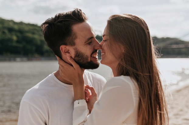 En el Día Internacional del Beso hablamos sobre besos y enfermedades bucales.

bityl.co/6M1u

#beso #diainternacional #salud #dentista #clinicadental #AlserDental