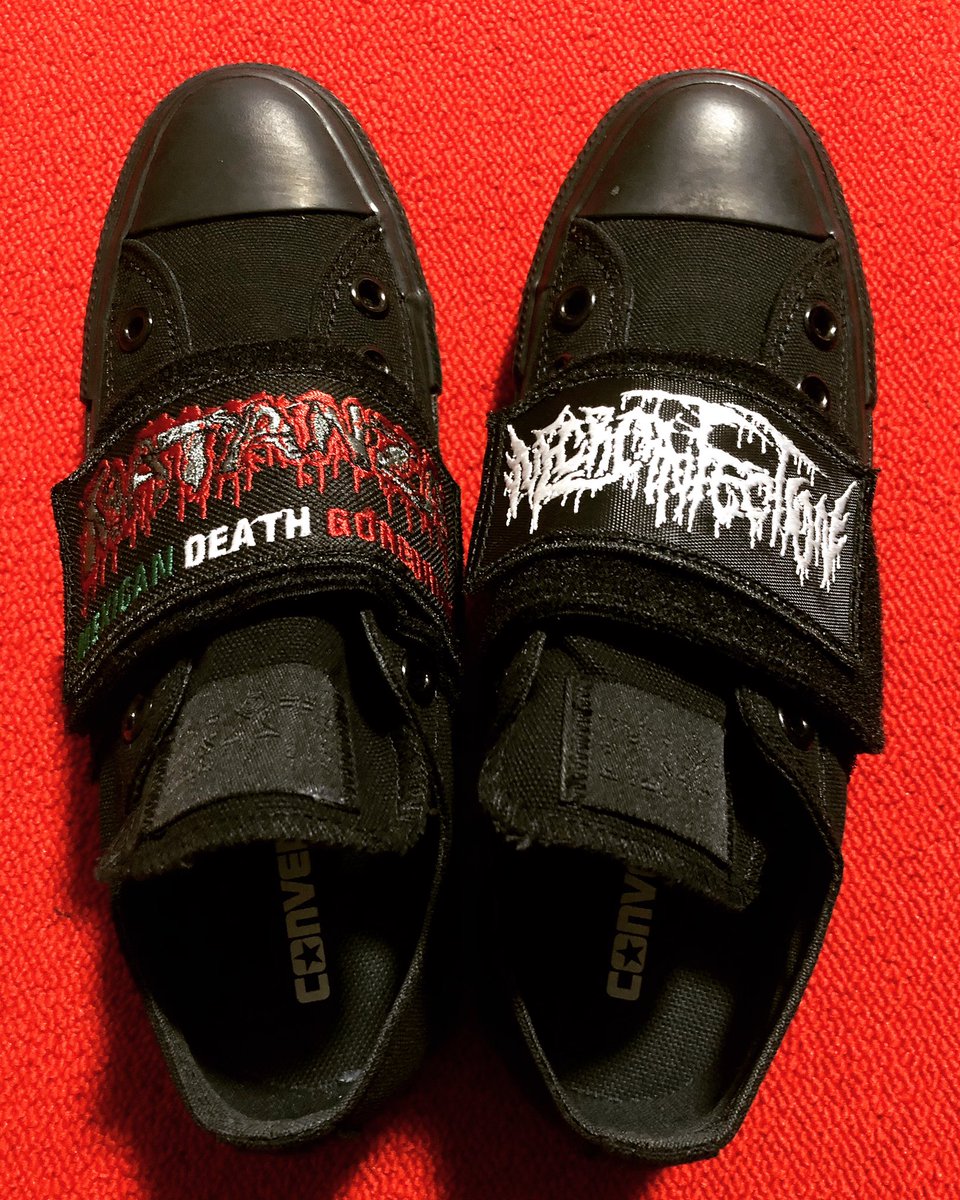 kykkwnb's tweet photo. ワッペン付けられるコンバース👟
世界で一足だけのMexican gore shoes の完成〜😍🇲🇽💕
#matanzamex
#necroinfectionmx https://t.co/13877rzmdP