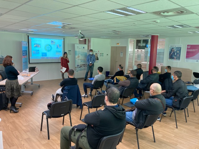 #TousMobilisés  @poleemploi_ara 11candidats dont 4QPV participent Recrutement Conducteur de 🚌 <a href="/AutMaisonneuve/">Autocars Maisonneuve</a>.👏
Collaboration @PoleEmploiOullins et @PoleEmpoiTassin👍
Anne-Laure Chimbault, Jeanne-Lise Cornu, <a href="/berva_c/">CBerva</a>