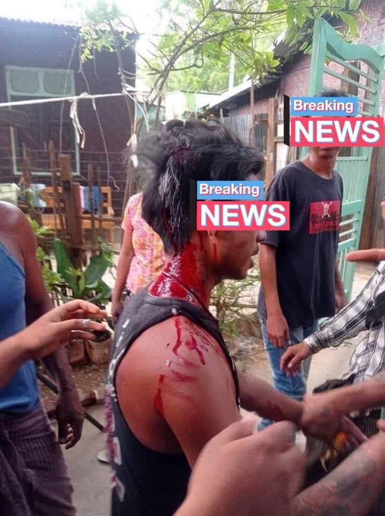 simon_lynn11's tweet photo. Myit-Nge , Amarapura 

Code Red 🚨

Crackdown by Junta Terrorists has been intensified 

5 civilians were killed on this eve of Thingyan

Junta were incessantly shooting live ammunition against unarmed civilians and CDM supporters #WhatsHappeningInMyanmar #Apr13Coup @UN_HRC @CNN https://t.co/ZaOVquLgzT