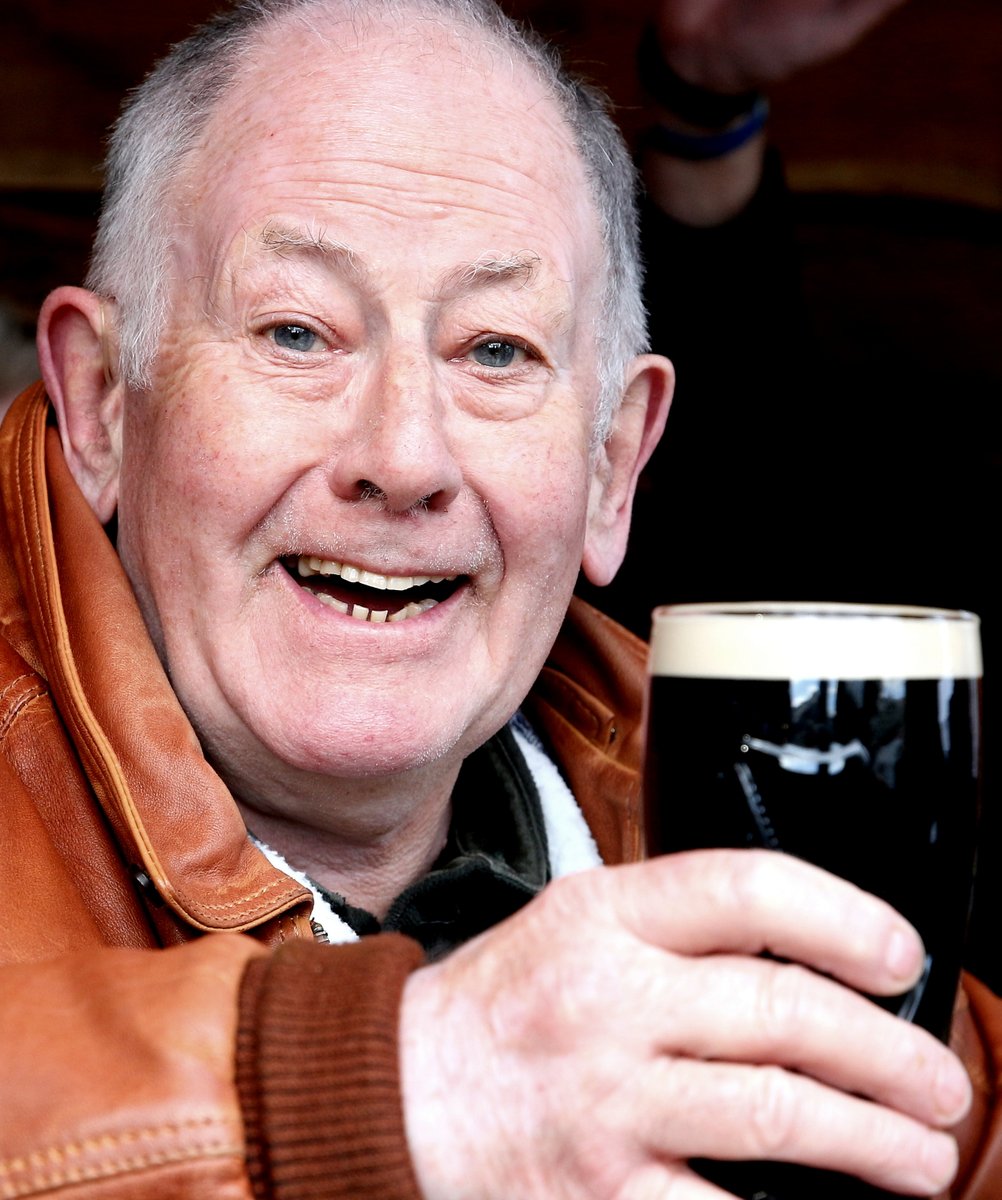 Some lovely smiley faces in #Knutsford Big thanks to sarahjanekingphotography.com for the photos! #April12th #shoplocal #shopsafe #lockdownlifting