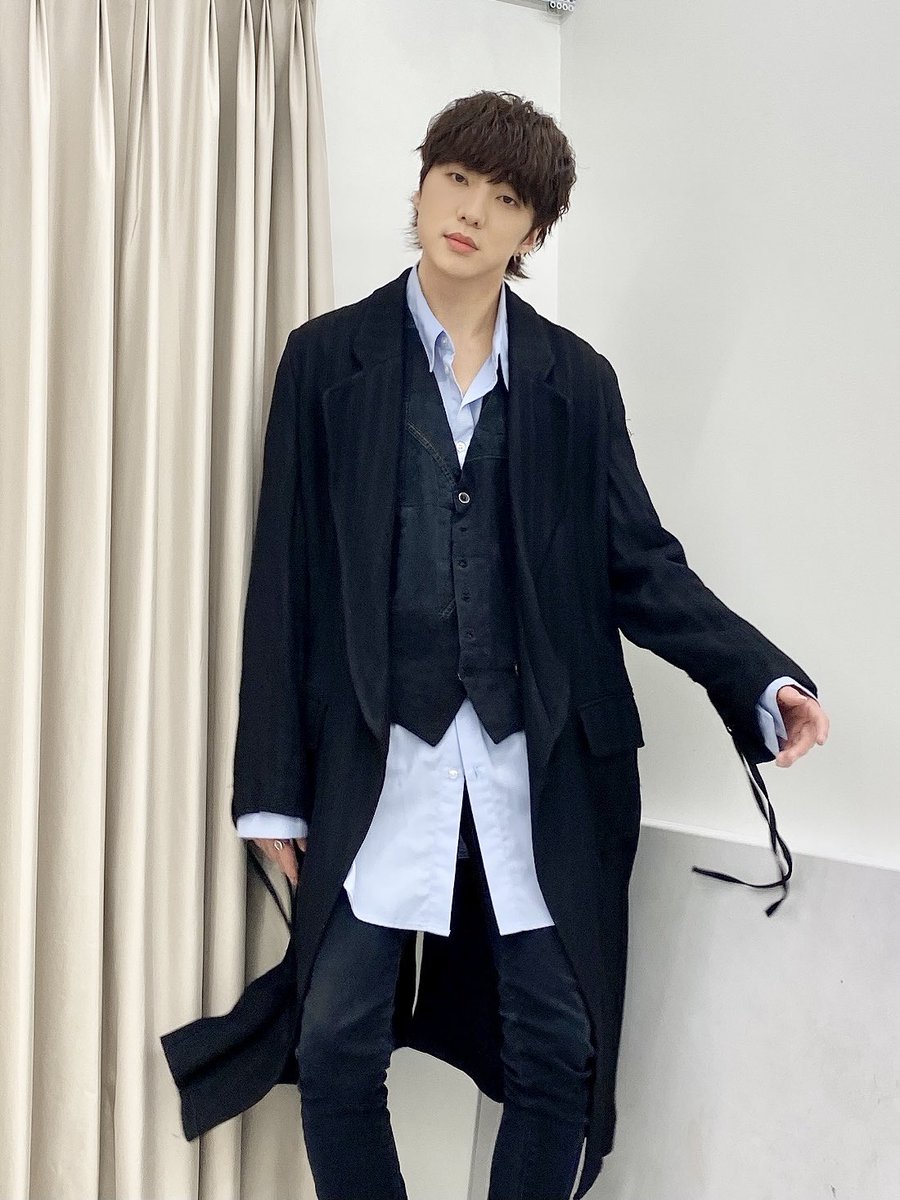 official_yoon_'s tweet photo. 오늘도 하루 꽉꽉 채워 잘 보냈습니다! 오늘 하루도 고생 많았어요💙 https://t.co/iYIpJkB0pH