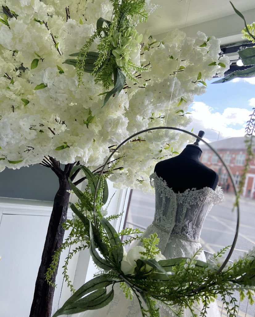 🌿🌿🌿

#sayyestothedress #bridetobe #weddingdress #misstomrs #soontobemrs #sayyes #fairytalewedding #weddingflowerideas #dreamweddingflowers #allthingsbridal #weddingdressshopping #bridalflowers #weddinginspiration #outdoorwedding #springwedding #bridetobe2021 #brideandgroom