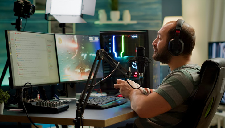 How To Turn Your Love Of Video Games Into A Career dlvr.it/RxZXfD