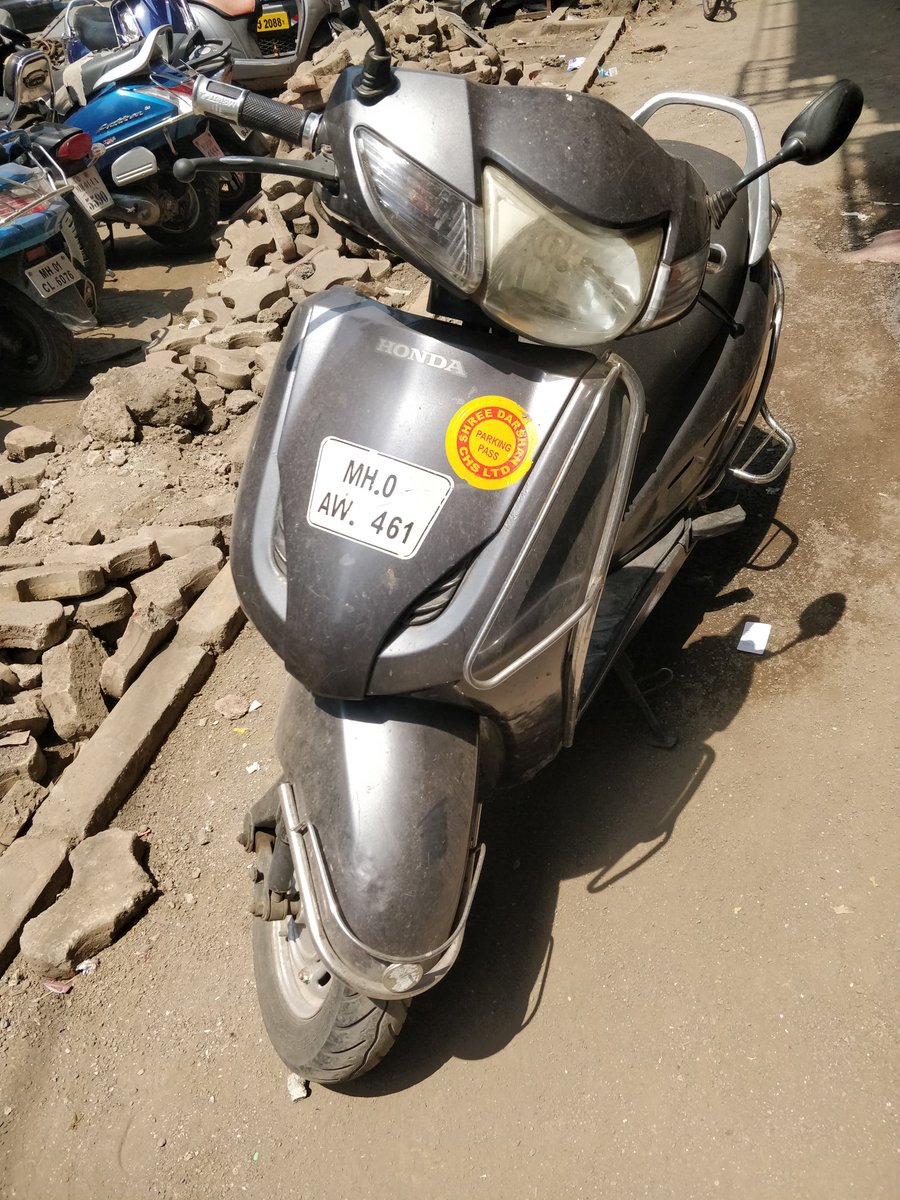 TJ66035542's tweet photo. @MumbaiPolice @mybmcWardD @mtptraffic @TOIMumbai @jituk9 #parking #footpath #vproad
Double parking by water tankers and other vehicles  blocking traffic, parking on footpath by two-wheeler blocking walkway, daily neuseance and danger to local residents.
Local police is ignorant. https://t.co/Gjkepq8eMs