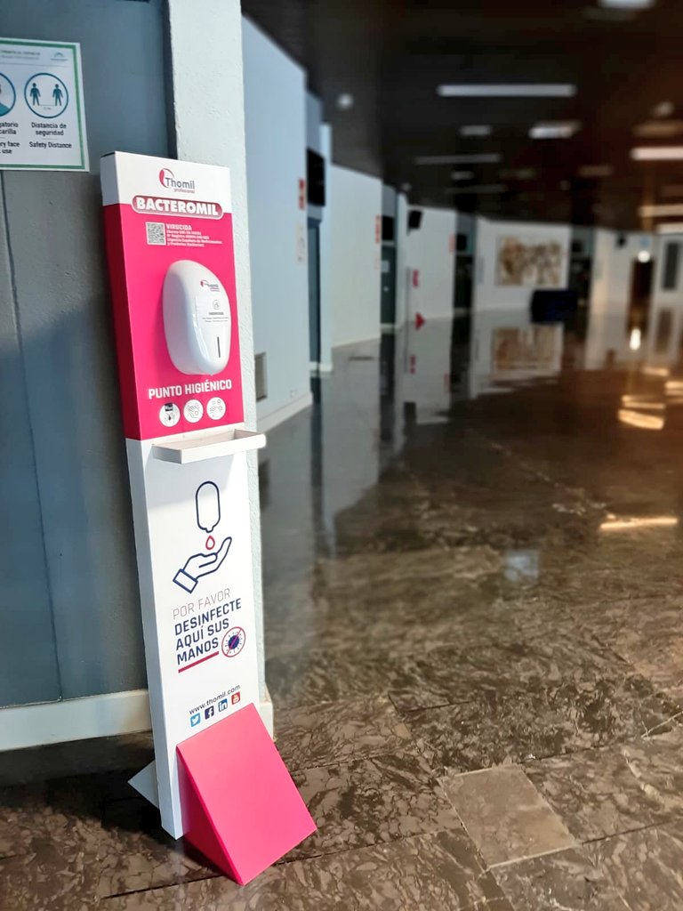 ThomilPro's tweet photo. Totem #dosificador BACTEROMIL, perfecto para comercios, colegios, bibliotecas, clínicas, oficinas, bares, restaurantes...
#Prevención y #seguridad para tus clientes y tus trabajadores. #Higiene #Desinfección #manos #COVID19 #Thomil https://t.co/jpk6TWcXi9