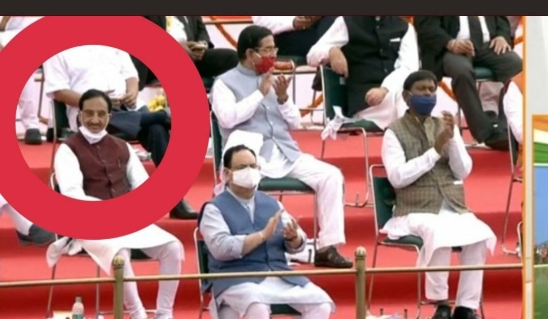 debish0's tweet photo. #cancelboardexams2021
@DrRPNishank You can not wear mask for short period of time 
and you are expecting that we should. wear mask for continuous 3hours sitting in rooms in month of may. Can you appear in exams and give your best in these situations
#cbseboardexam2021 https://t.co/eHGYrhIfJn