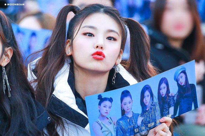 AND POUTS T^T  #ITZY  #있지  #YEJI  #예지