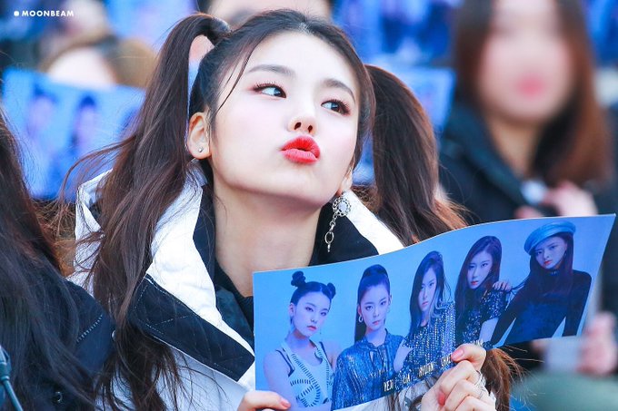 AND POUTS T^T  #ITZY  #있지  #YEJI  #예지