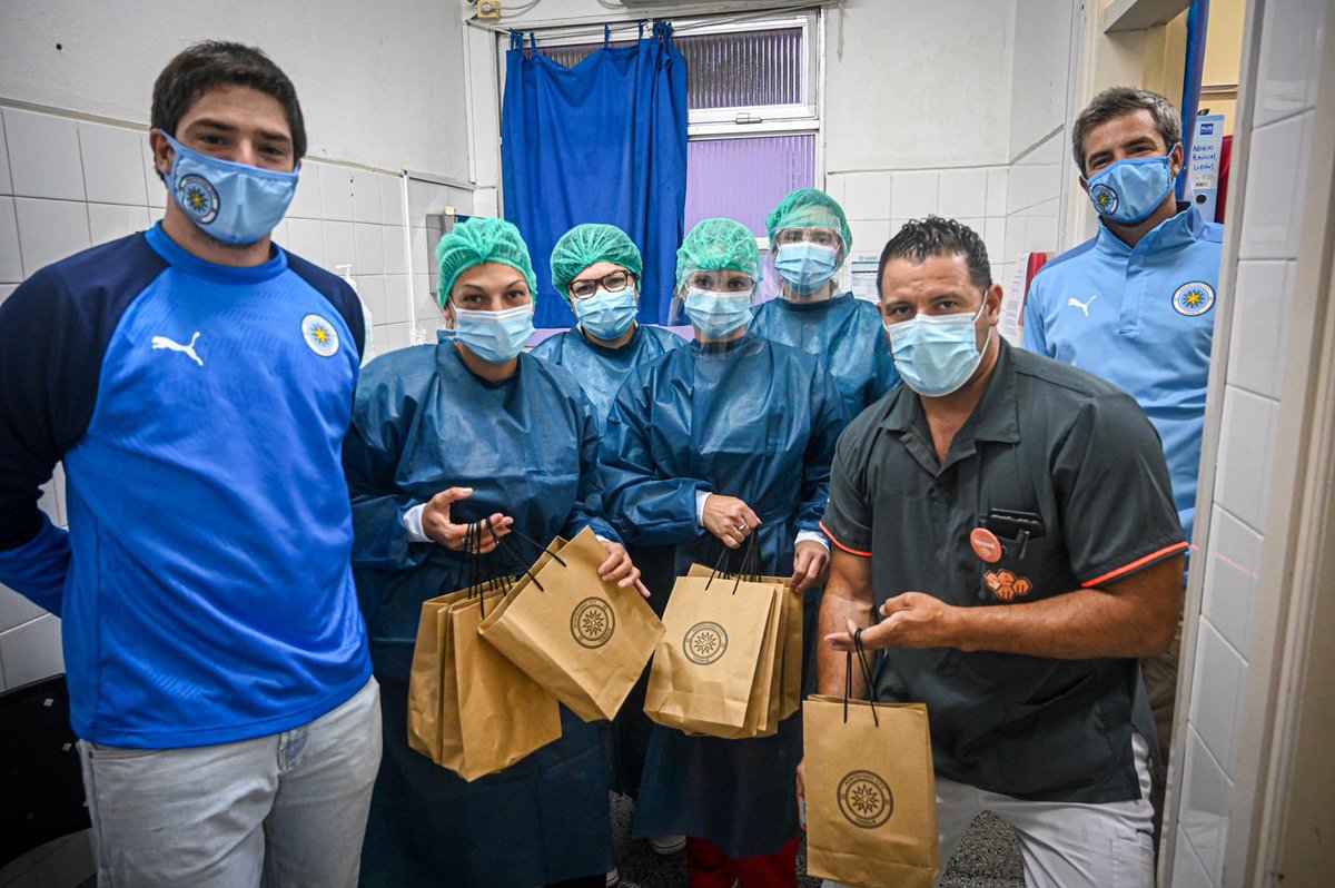 MvdCityTorque's tweet photo. 🏥 Ellos son una parte del enorme equipo de trabajo 💉✔️

📍Centro Salud Asse (Ciudad de la Costa).

𝘼𝙜𝙧𝙖𝙙𝙚𝙘𝙚𝙧, 𝘼𝙜𝙧𝙖𝙙𝙚𝙘𝙚𝙧 y 𝘼𝙜𝙧𝙖𝙙𝙚𝙘𝙚𝙧 🙏

Gracias @Conaprole por aportar los productos! https://t.co/FLnCRqY8hz