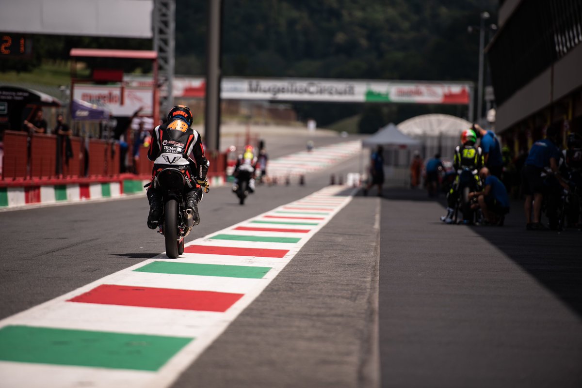 osrofficialteam's tweet photo. E' tutto pronto per la nostra prima gara stagionale @CIVtv 2021 sul @MugelloCircuit! 😎🇮🇹🏁

Parte il countdown ⏰

#OscarTeam #2021 https://t.co/CxnX1SOvpk