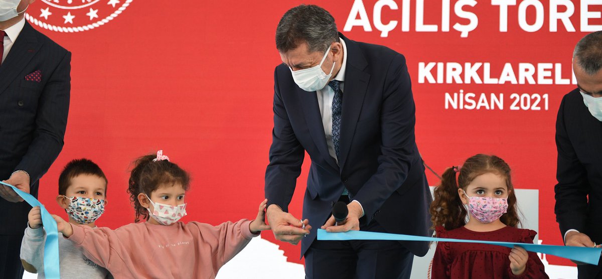 İstanbul İl Millî Eğitim Müdürlüğü (@istanbulilmem) on Twitter photo Yapılan araştırmalar gösteriyor ki bir çocuk erken çocukluk eğitimi almışsa akranlarına asgari iki sene fark atıyor. O yüzden de erken çocukluğa dair vurgumuzun daha da güçlenerek devam etmesi gerekiyor.
<a href="/tcmeb/">Millî Eğitim Bakanlığı</a> <a href="/memleventyazici/">Levent Yazıcı</a>
👉 meb.gov.tr/ziya-ogretmen-… Yapılan araştırmalar gösteriyor ki bir çocuk erken çocukluk eğitimi almışsa akranlarına asgari iki sene fark atıyor. O yüzden de erken çocukluğa dair vurgumuzun daha da güçlenerek devam etmesi gerekiyor.
<a href="/tcmeb/">Millî Eğitim Bakanlığı</a> <a href="/memleventyazici/">Levent Yazıcı</a>
👉 meb.gov.tr/ziya-ogretmen-…