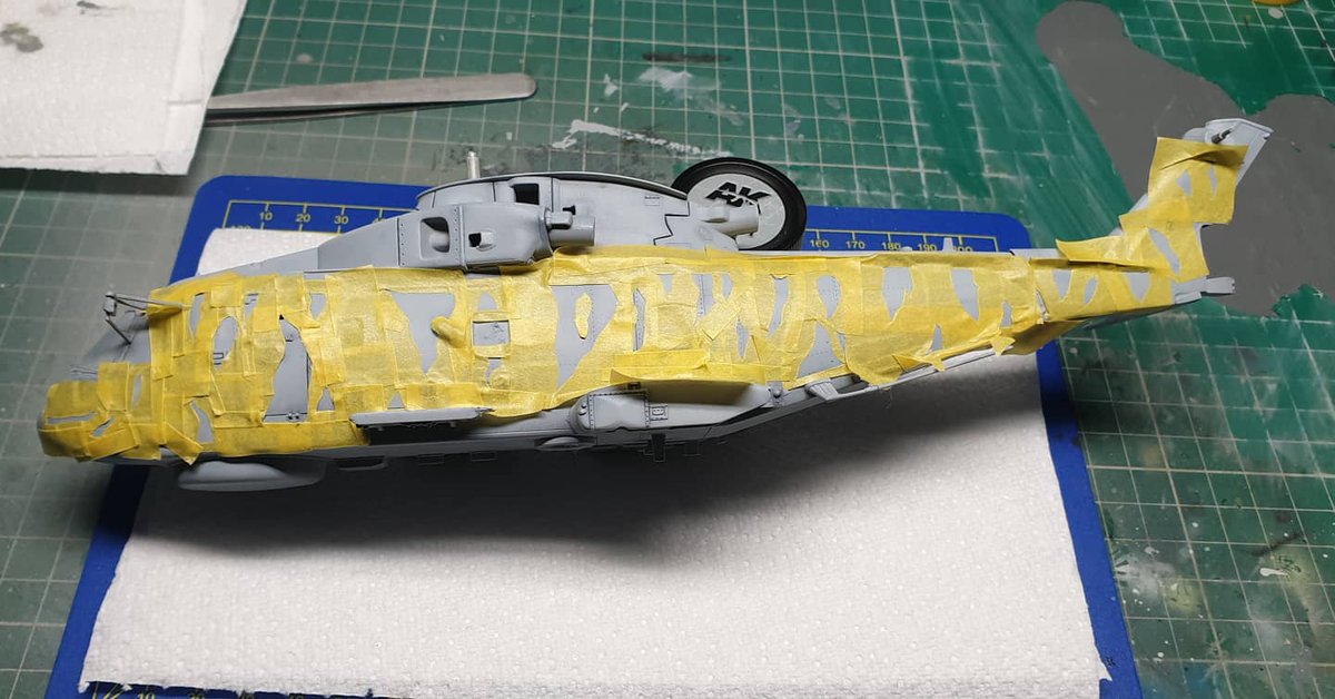 Plastic_Alchem's tweet photo. After a few hours of masking, this was the final result. What do you guys think?
#twitch #livestreaming #scalemodel #modelkit #modelismoestático #modelismo #miniaturepainting #scaleplane #modelbuilding #orlee #modelcraft #merlinhelicopter #ammomig #akrealcolors #maskingtape. https://t.co/q0fchQCf3X
