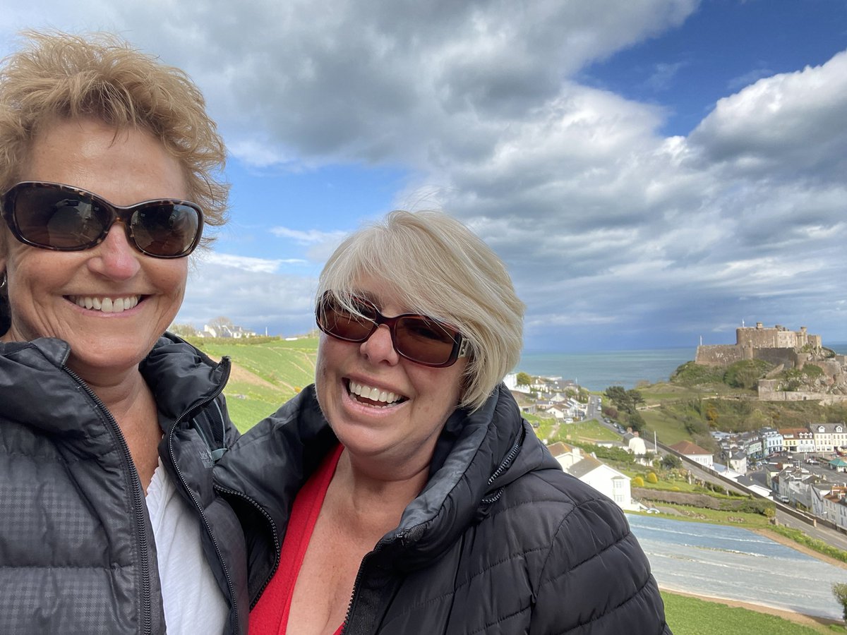 GuideJersey's tweet image. #sun out+covid numbers falling+jersey borders opening soon = @jerseyuncovered guides ready to welcome you back. Kary &amp;amp; I doing prep for our ‘Gorey -Village to Castle’ tour, assisted by the #Jerseyuncovered hounds! What’s not to love about these views  #jerseyuncoveredtours