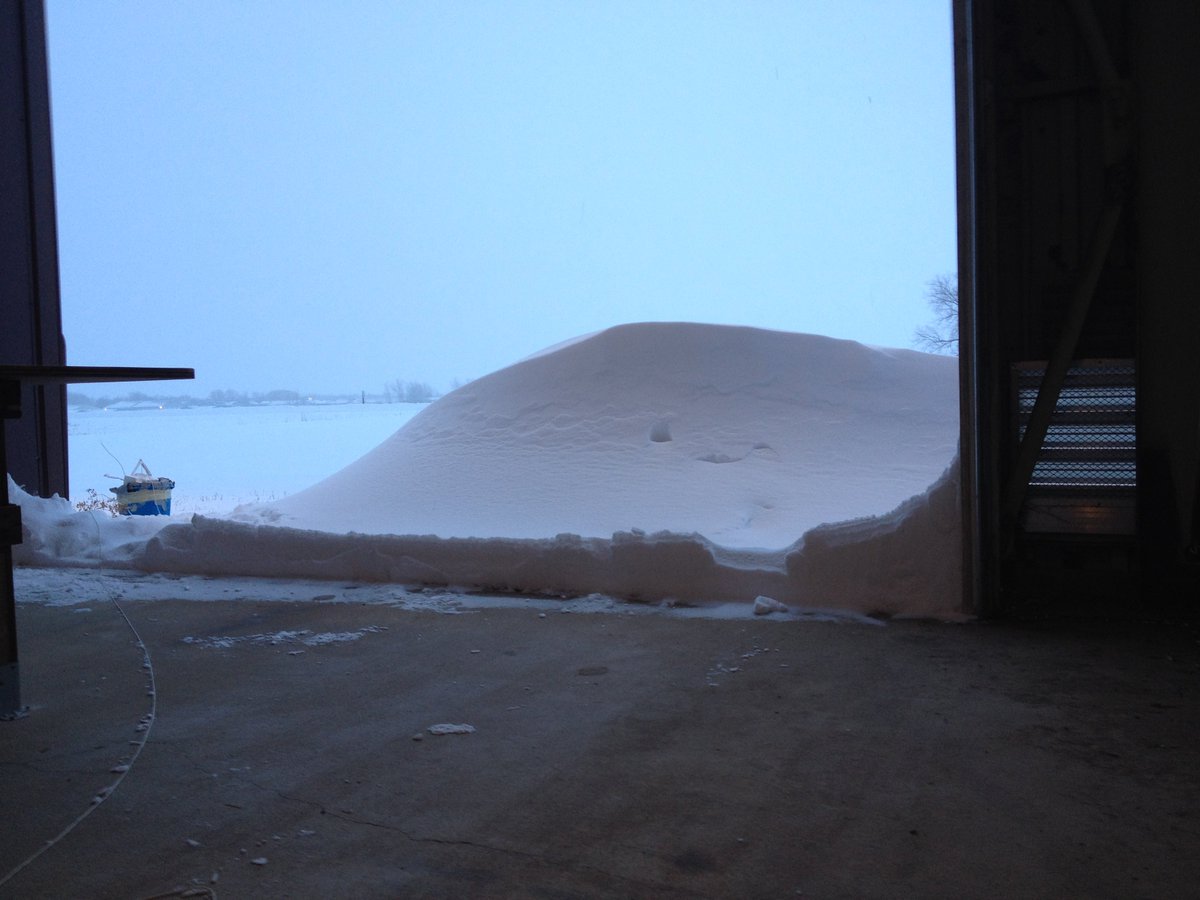 NWSGreenBay's tweet image. How does time fly by!  It was 3 years ago today that a historic snowstorm (blizzard at times) struck northeast Wisconsin with 15 to 35 inches of snow from the 13th into the early morning of the 16th. #wiwx