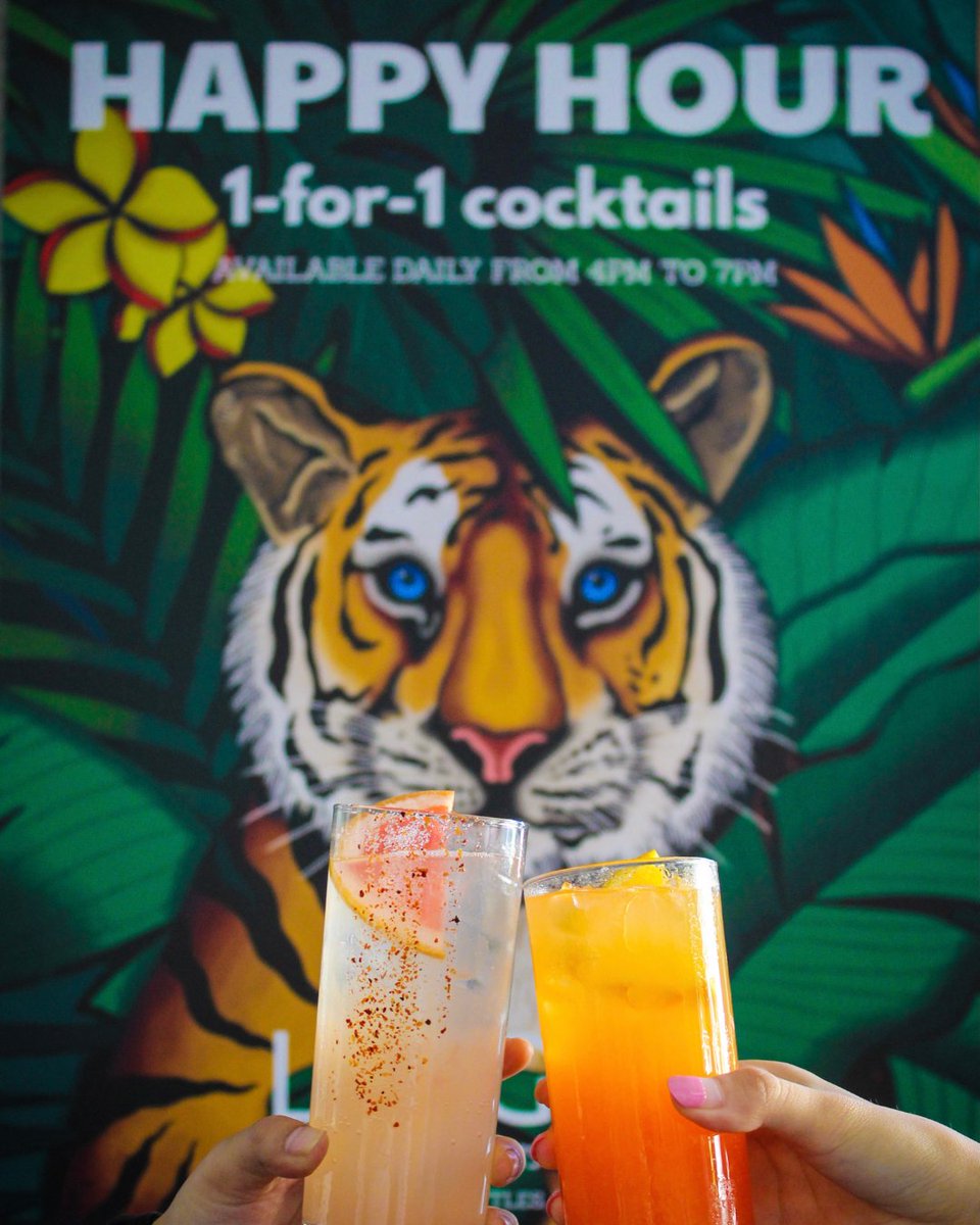 liltiger_sg's tweet photo. Get our 𝟭-𝗳𝗼𝗿-𝟭 𝘀𝗶𝗴𝗻𝗮𝘁𝘂𝗿𝗲 𝗰𝗼𝗰𝗸𝘁𝗮𝗶𝗹𝘀, 𝗵𝗶𝗴𝗵𝗯𝗮𝗹𝗹𝘀, 𝗯𝗮𝗿𝗿𝗲𝗹-𝗮𝗴𝗲𝗱 𝗰𝗼𝗰𝗸𝘁𝗮𝗶𝗹𝘀 𝗮𝗻𝗱 𝗺𝗮𝗿𝘁𝗶𝗻𝗶𝘀 𝗱𝗮𝗶𝗹𝘆 𝗳𝗿𝗼𝗺 𝟰𝗽𝗺 𝘁𝗼 𝟳𝗽𝗺! 🍹

#liltiger #cocktail #cocktailbar #cocktailporn #cocktailtime #cocktailhour #cocktaildress https://t.co/a1MhhLH630