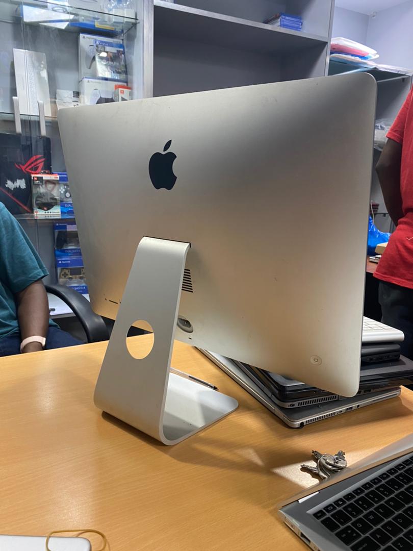 KobbyMingz's tweet photo. 1TB ssd
8gb
Core i5
21”
4500 negotiable https://t.co/rkYud5zOPC