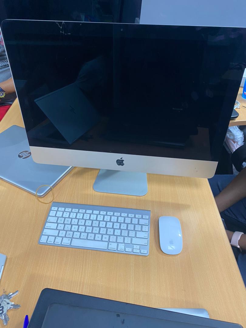 KobbyMingz's tweet photo. 1TB ssd
8gb
Core i5
21”
4500 negotiable https://t.co/rkYud5zOPC