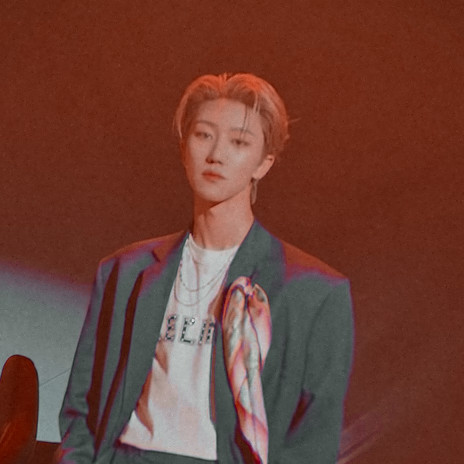 pics of minghao from side by side mv that u can use as an icon [t h r e a d]