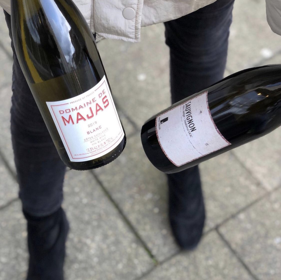 Wineface_DUS's tweet photo. 🍷 Great wines = Wineface 😌

👨‍🌾 small producers
🍇 authentic grapes
🌱 honest winemaking 
🚲 same-day delivery in DUS (Tue/   Fri)

Check our wines here: https://t.co/DZ0Ul56yYP 👀 

#düsseldorf
#shopsmall
#sipdelicious
#wineface https://t.co/nLAmQ2GIvX