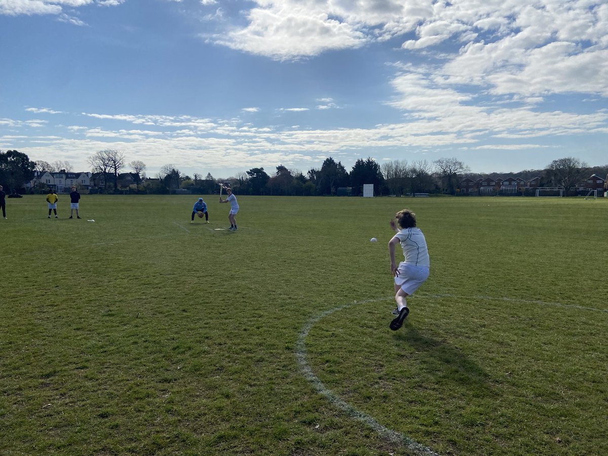 ElthamSport's tweet photo. Perfect morning for year 9 Athletics, Softball & Volleyball. Brilliant attitude by all and a great start to the summer term PE programme! #TeamEltham @ElthamCollegeUK https://t.co/0xVLuzukCK