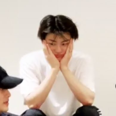 เบว tweet media