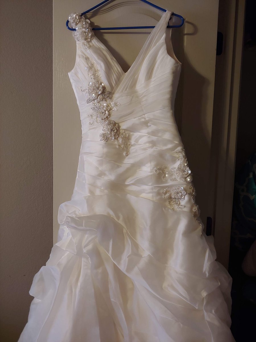 jayde_claire's tweet photo. @TimTebow not sure why people are not talk to me anymore whole day guess some are mad not happen yet dont have another way communicate with you decide week Doctor few people show pictures Lesion not serious problem wedding dress Josh perfect dress alone high life without you here https://t.co/eRJFgbreXG