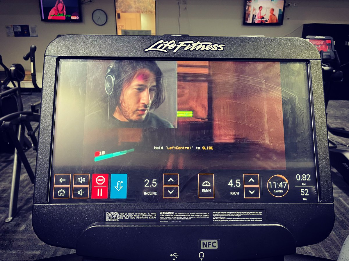 Fallen_Rose_Xo's tweet photo. Watching Markiplier at my new gym!!!! Can I get a hell yeah!!!!! #markiplier @markiplier #gym #gymmotivation #workout #workoutmotivation #workit #hellyeah https://t.co/qew997OlFT