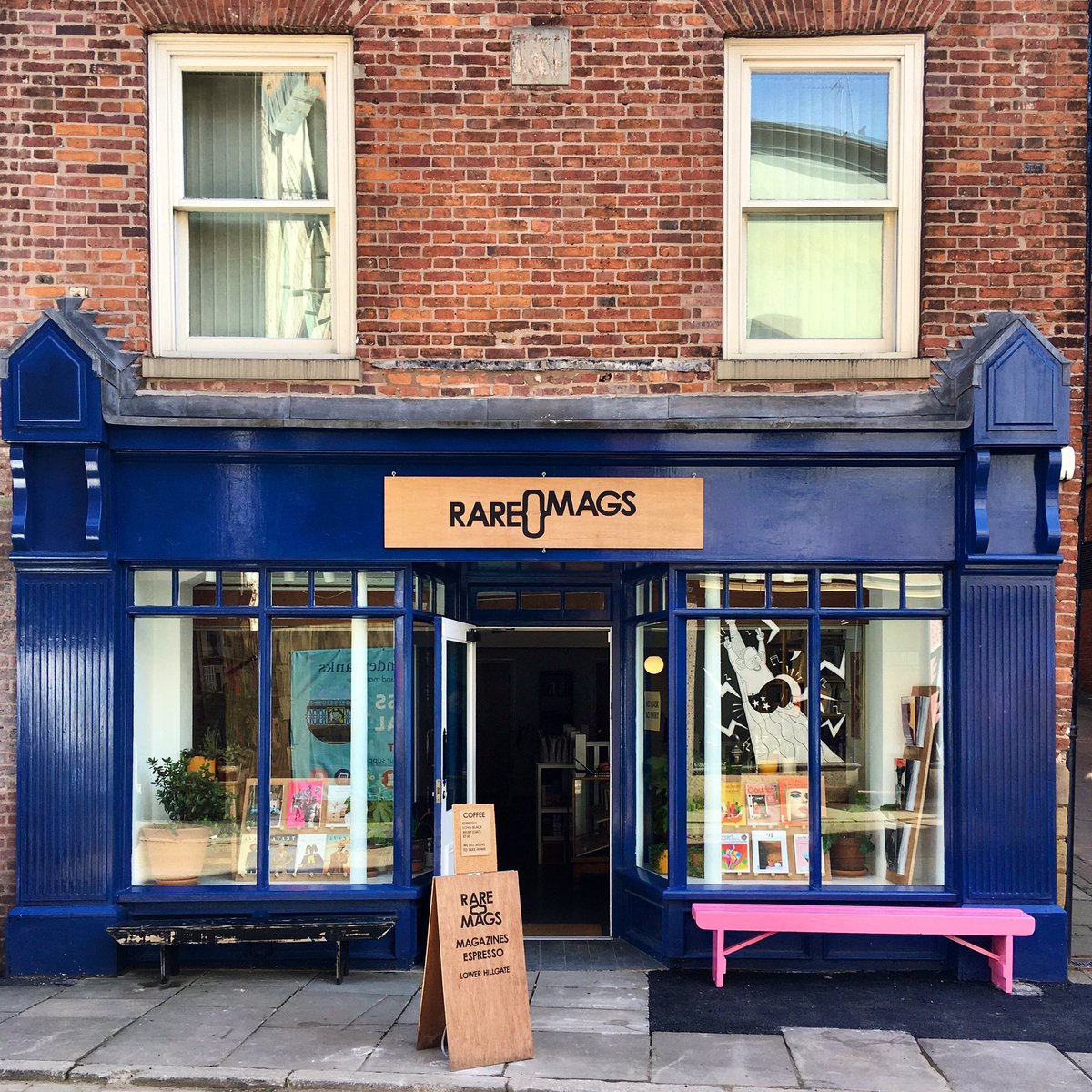 rare_mags's tweet photo. Oh yeah. We’re open.
10-6. BYOMASK.
.
https://t.co/b5NxCMR1Ss #open #bookshop #magazines #magazineshop #stockport https://t.co/JitSzRFbg9