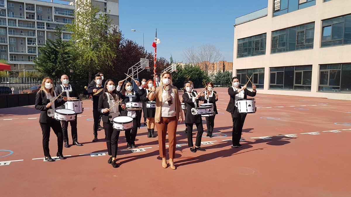 23 Nisan Neşe Doluyor İnsan! <a href="/Ebrugultekin3/">Ebru Gültekin</a> <a href="/halkali_bah/">BK Halkalı Kampüsü</a>