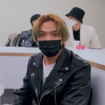 haechan long hair + forehead