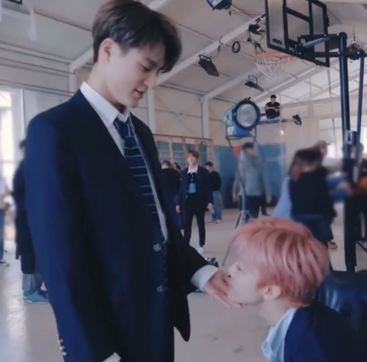 잠깐만 ✩‧₊˚ tweet media