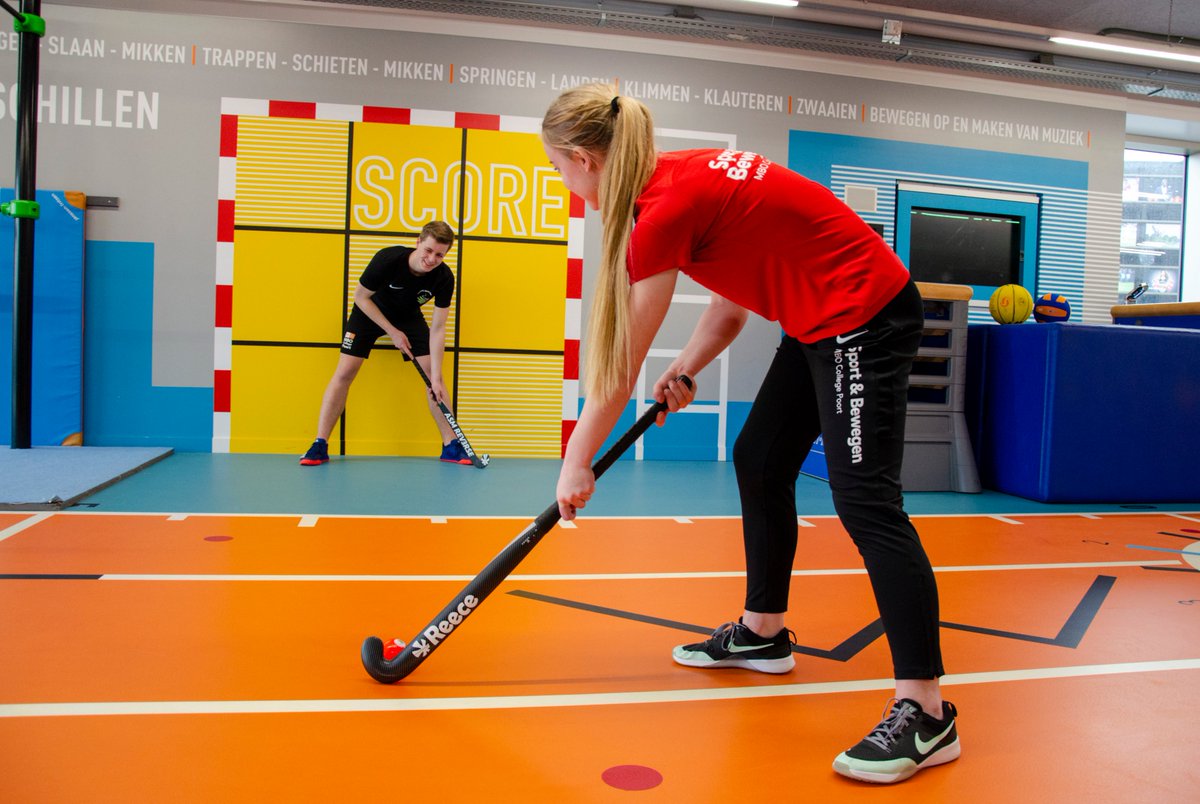 AKTalmere's tweet photo. Dit schooljaar wordt het behalen van bonds en branchediploma’s voor studenten Sport &amp; Bewegen vergoed. Het AKT startte twee jaar geleden met het kosteloos aanbieden van de ASM-module. 

Samenwerking leidt tot mooie ontwikkeling!

https://t.co/OGp4rliOEo https://t.co/OhokPKWVzn