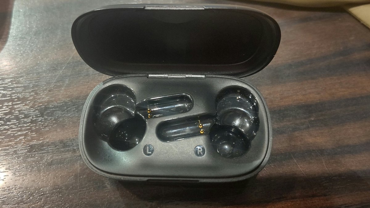 hifumin_tanu19's tweet photo. 最近よくやらかすんだよねw
#anker
#soundcorelifeP2 https://t.co/5Bg2zOTa8P