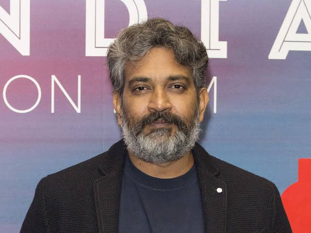 Bittugaadu's tweet photo. May be next #AA21 with @ssrajamouli 🙄

#RRR aipothe jqkkanna kali
#Pushpa tarvatha inka no 
       update

Ntr - koratala
Pb-.  Salaar
PK - HHVM
RC - Shankar 
MB- trivikram 

High chances for this biggest combo 💥🔥
 #AlluArjun https://t.co/Yrw1Cy4J7w