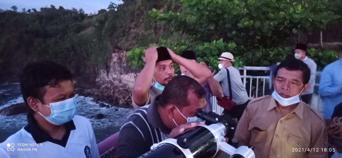 Marhaban Yaa Ramadhan. Selamat menjalankan ibadah puasa Ramadhan 1442H 🌙🕌
🔭: Pengamatan hilal di Pantai Pedalen Kec. Ayah Kab. Kebumen (12/04)