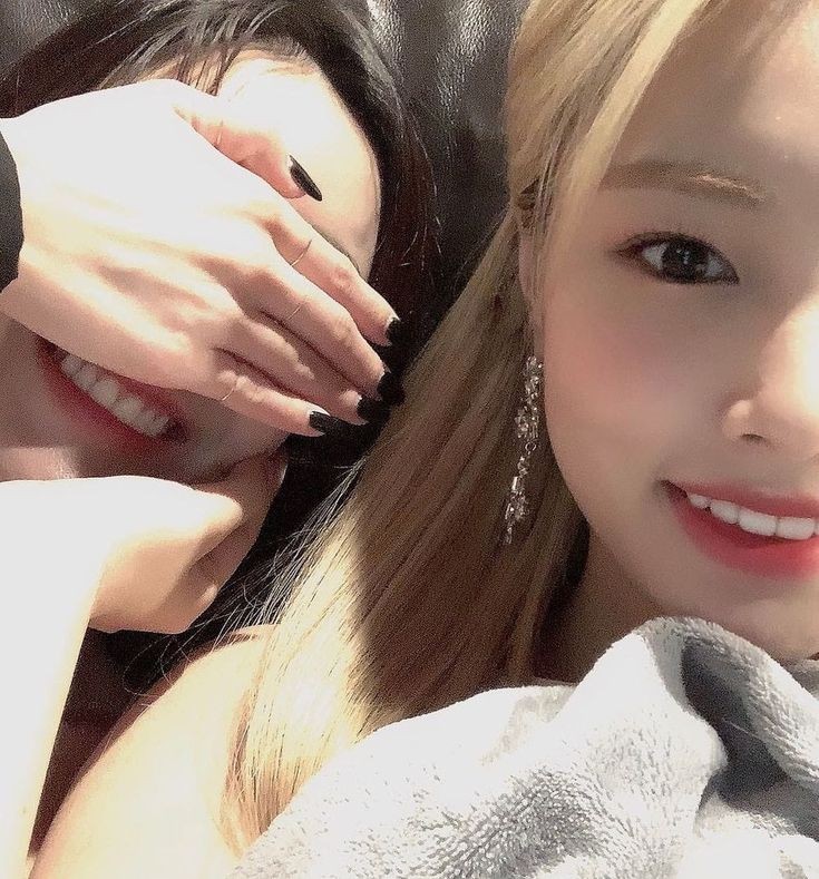 izw_khyewon's tweet photo. ㅤ

ㅤㅤㅤ「#IZW's TABI」211304

ㅤㅤㅤㅤThis dumbass hag had the nerve to be shy．

ㅤㅤㅤ   #IZWON #타비 #엘리스 #TABI #ELISE 

ㅤ https://t.co/eluiulr8YO