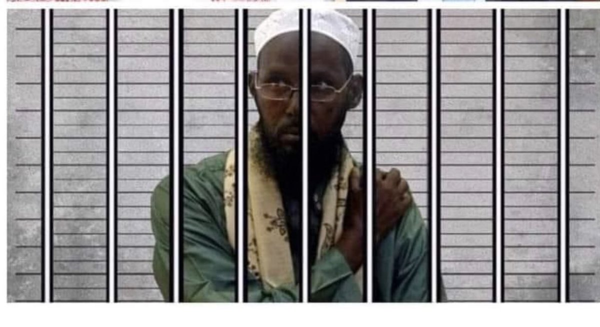 for_protest's tweet photo. The difference between two: One promoted over and over again, one demoted and illegally imprisoned. https://t.co/76Wd8VbfQJ