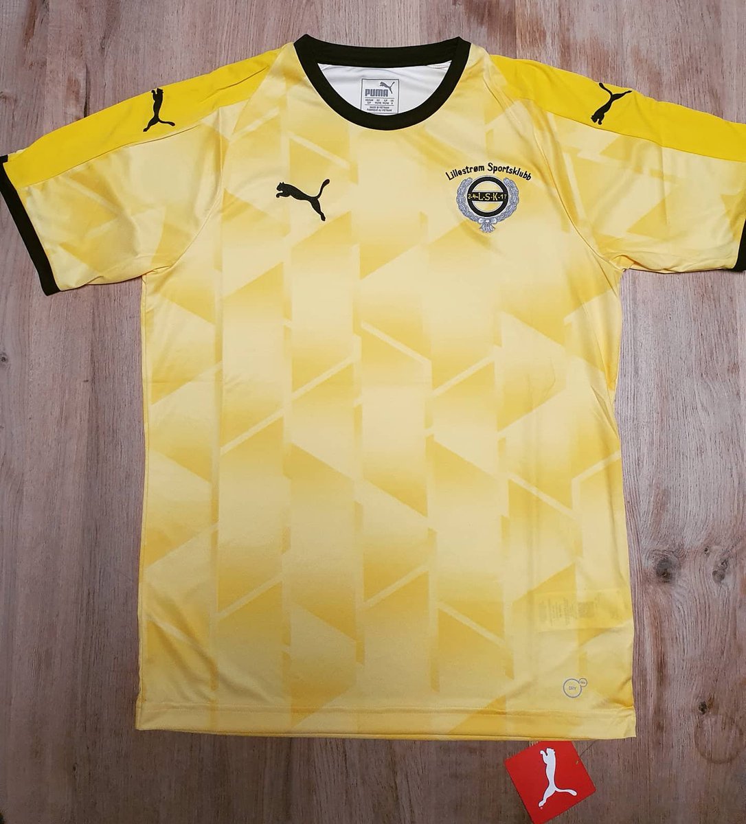 MysteryUnitedEU's tweet image. 𝗥𝗲𝗺ü𝗻𝗰𝗵𝘁𝗮𝗱𝗮?🏆 Als Choupo-Moting het 1e doelpunt maakt tijdens #PSGBAY geven wij een Mysteryunited.nl Box weg! 📦

Meedoen is zoals altijd simpel:
🔁 Retweet
✅ Volg @MysteryUnitedNL 

Succes allemaal! 🤝