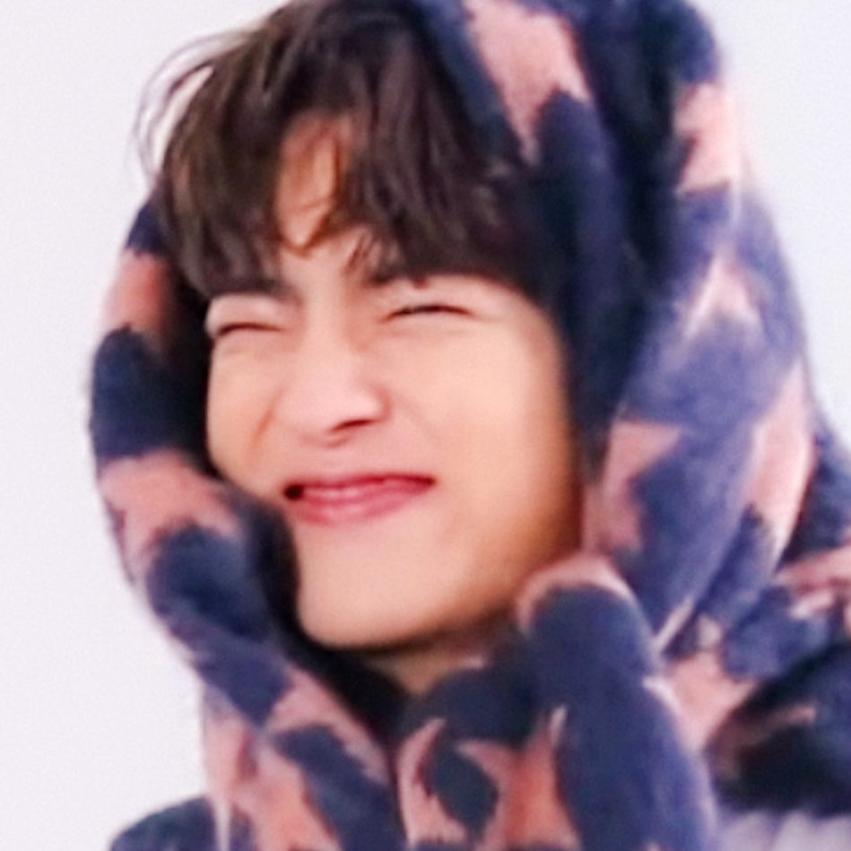 JSBstorehouse's tweet photo. subsub always smiles like  ˃̵͈̑ᴗ˂̵͈̑ https://t.co/GTyFUhBPpk