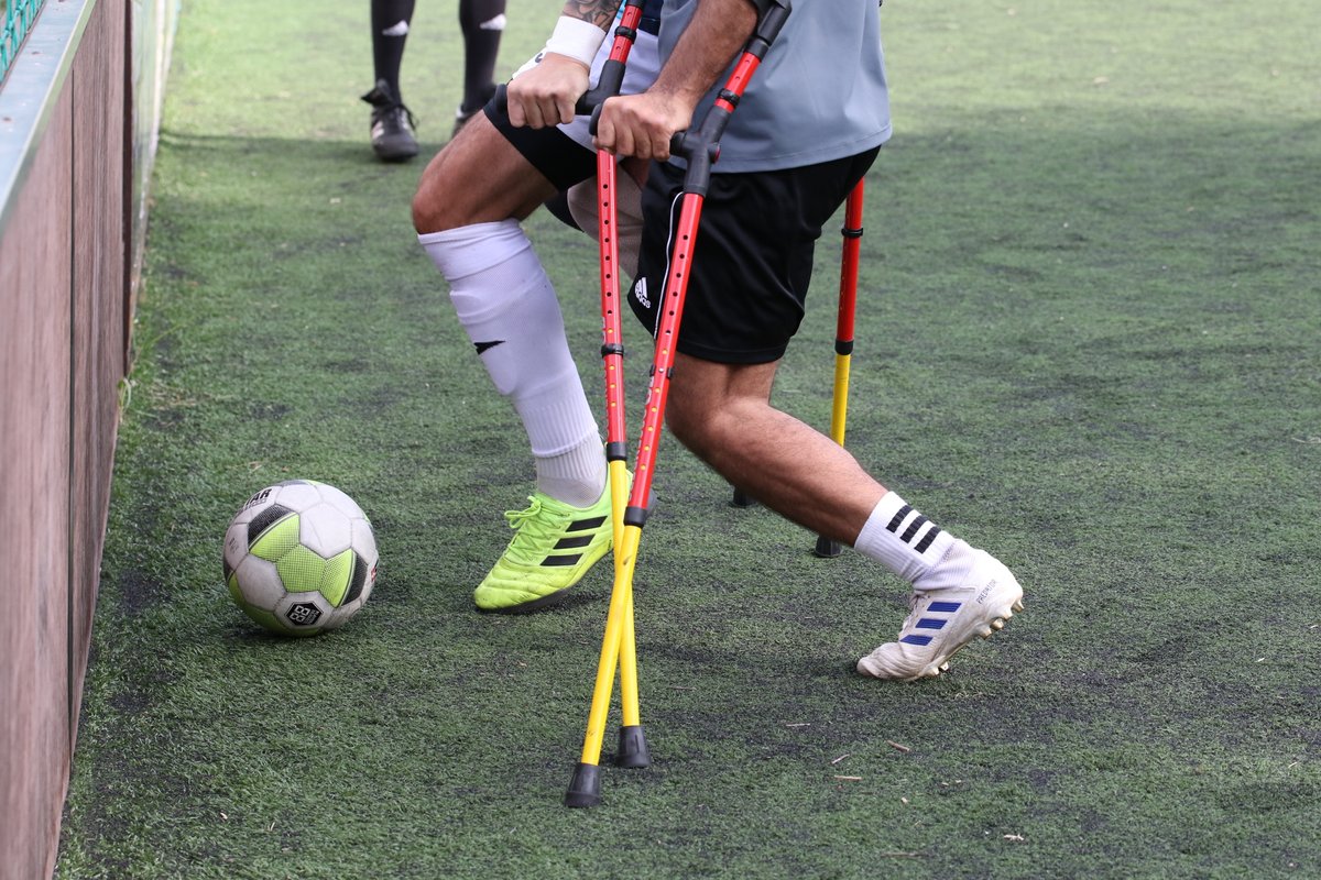 Come as you are: TeBe wird zur Anlaufstelle für Fußballer*innen mit Amputation oder Dysmelie in Berlin. Wenn alles klappt, tritt ein TeBe-Team künftig im Spielbetrieb gegen Vereine wie Fortuna Düsseldorf und den <a href="/hsv_ev/">HSV e.V.</a> an. Mehr Infos: tebe.de/beitraege/tebe…