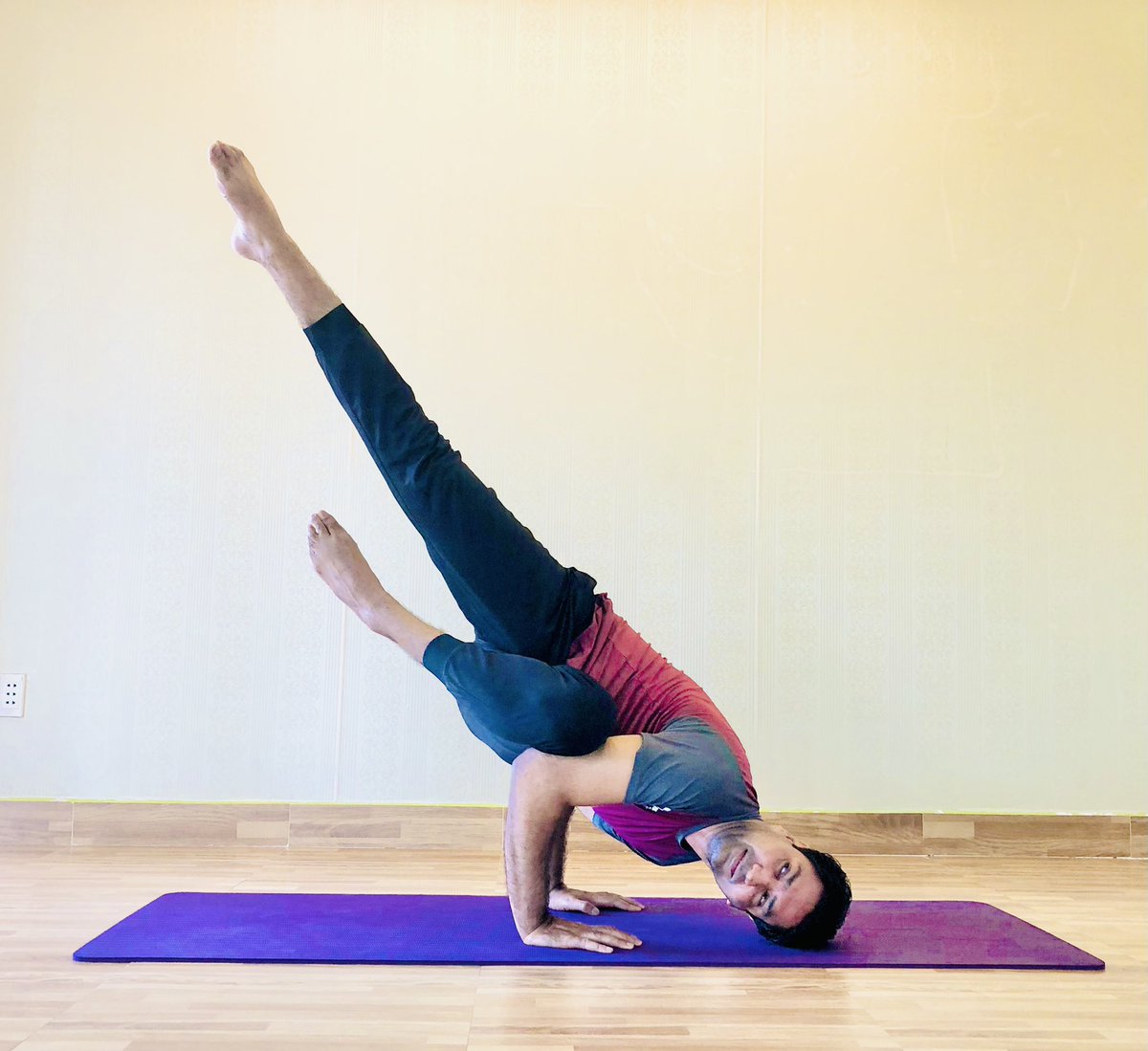 preetyogi's tweet photo. . “Yoga is the journey of the self, through the self, to the self.” 

#preetyogi #momentflowpreet #yohaflowpreet #yogashivomqng #shivomyogadancequangngai #preetyogi #shivomyoga #yogabalance #yogachallenge￼ https://t.co/0nO3D0Lx2r