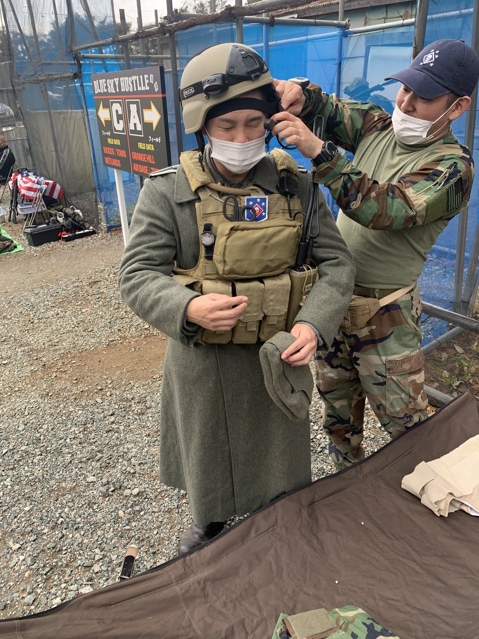 Twitter এ X115xtaylor Rt Oh Fujiyaman Fwオンライン ナチスドイツ宇宙海兵隊装備 Ww2 ドイツ兵のラッパはフランスで死んだはずだった なんと現代の日本に転生し たまたま立ち寄った本屋で 我が闘争 を立ち読みしていると肩を叩かれる 軍装勢ですか