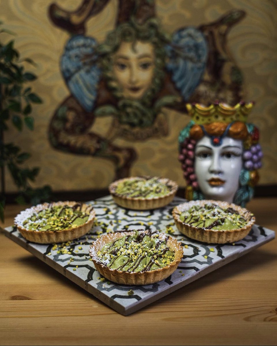 Pistachio tart. What else? 💚